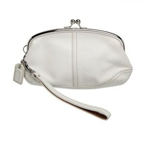 Vtg Coach Soho Kisslock Wristlet Clutch White Timeless Classic Minimalist